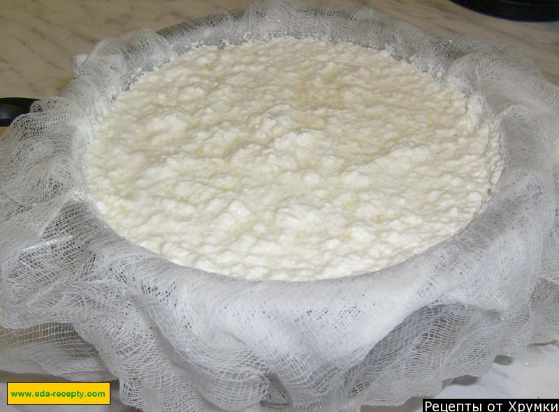 Шаг 6 приготовления Сыр из коровьего молока и кефира с разными добавками