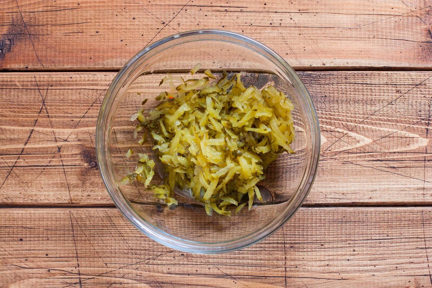 Шаг 4 приготовления Рассольник классический с перловкой и солеными огурцами
