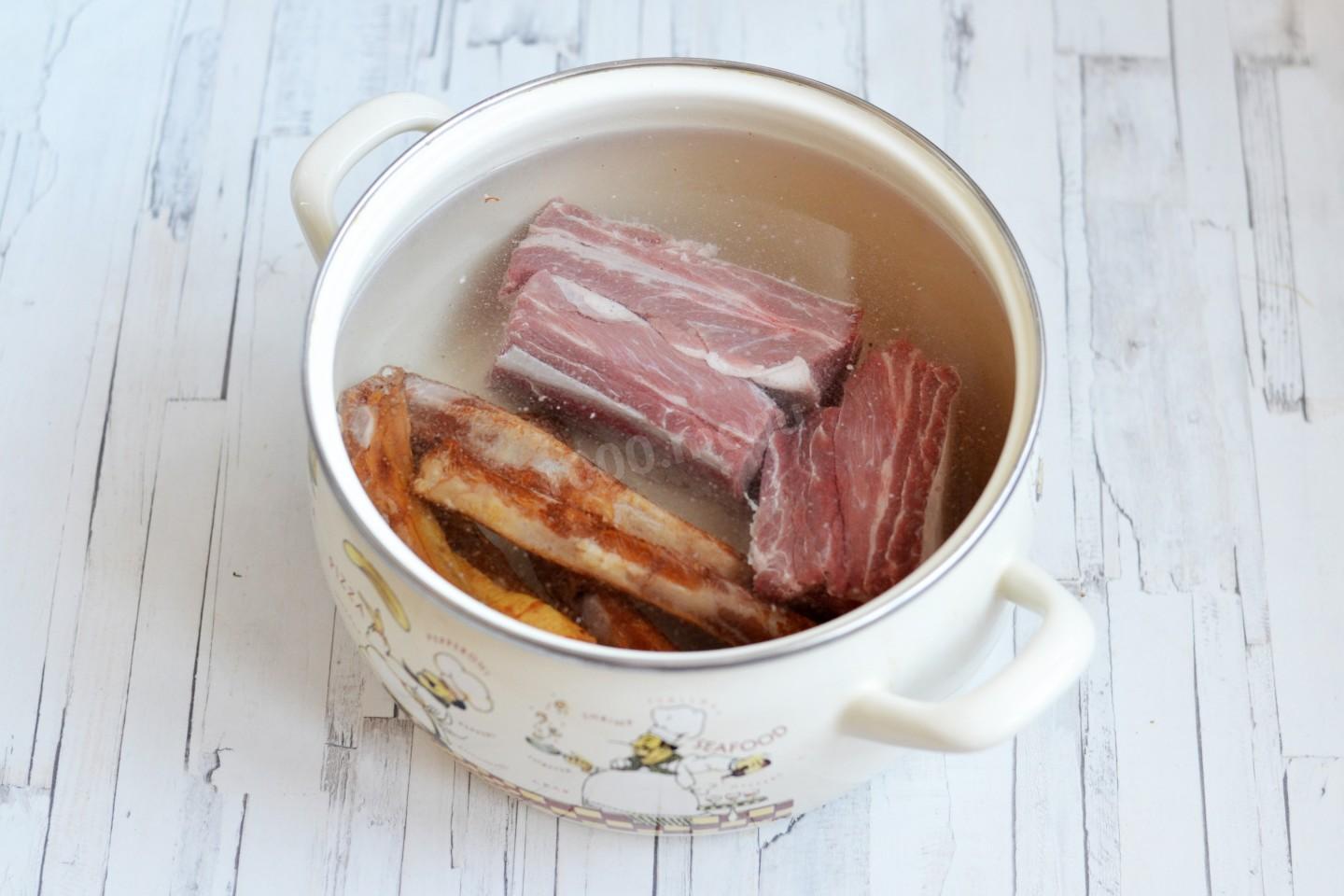 Шаг 2 приготовления Солянка сборная мясная классическая
