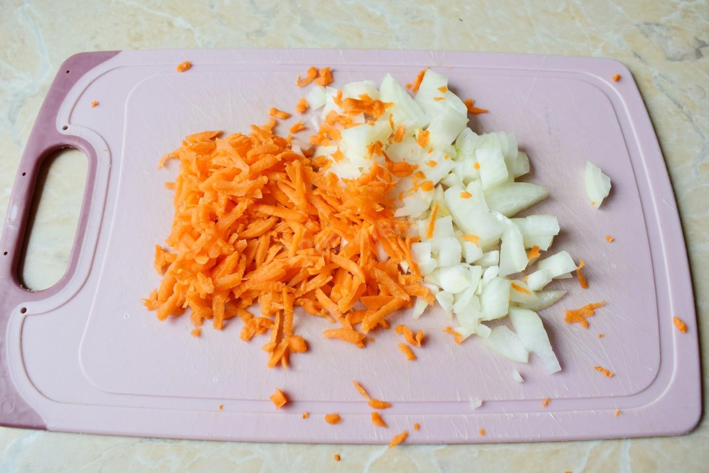 Шаг 5 приготовления Борщ со свежей капустой свеклой и мясом