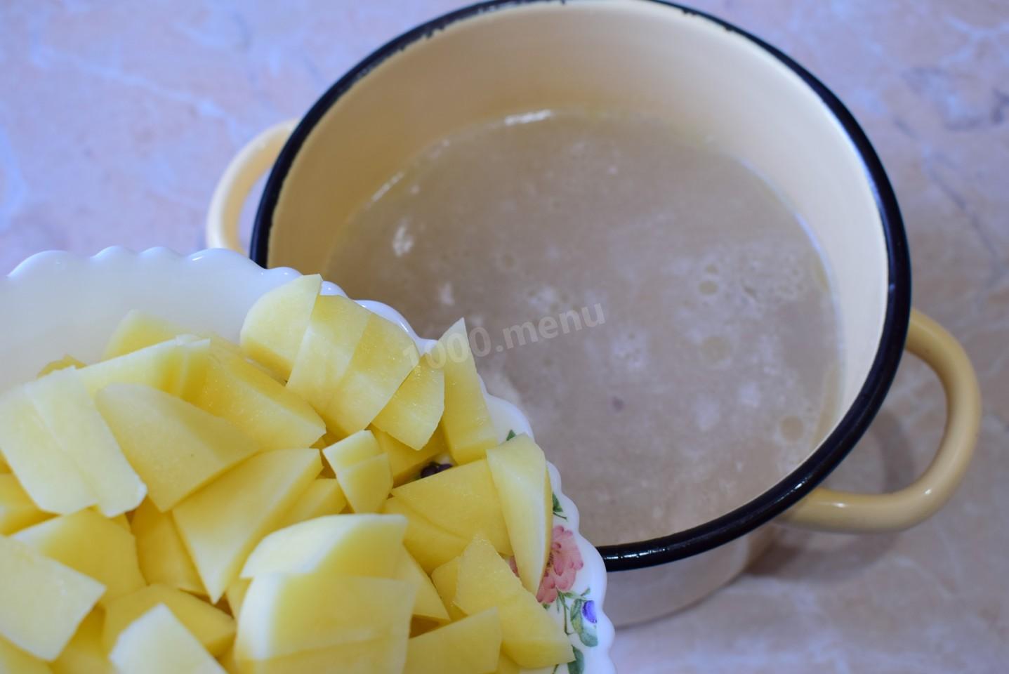 Шаг 3 приготовления Суп с картошкой и курицей