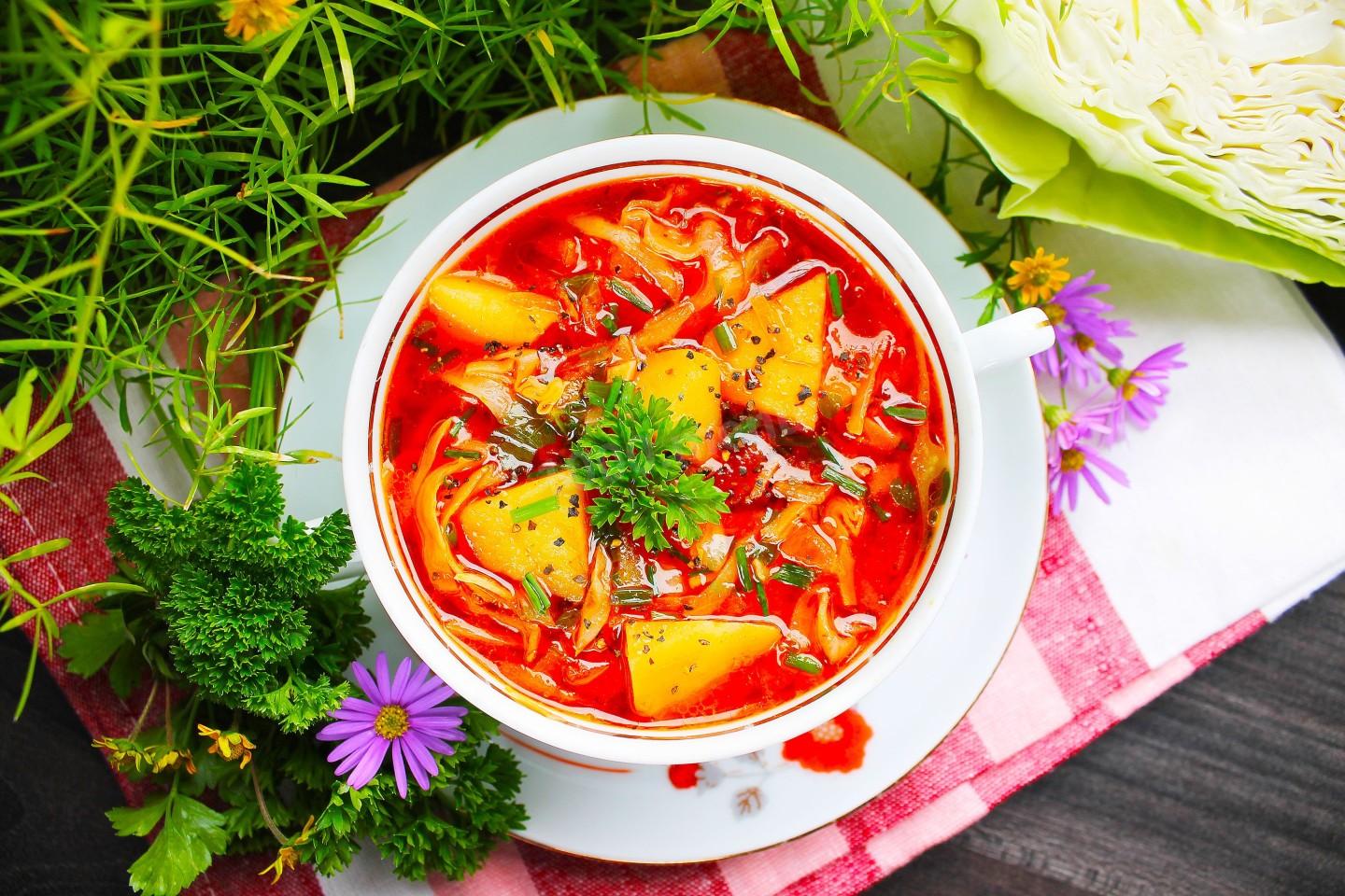 Обложка рецепта Борщ с курицей морковью и свеклой вкусный красный