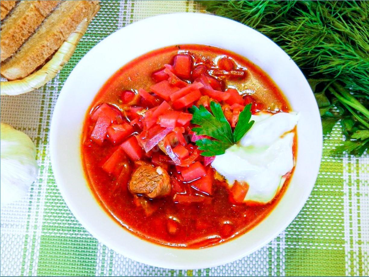 Обложка рецепта Горячий свекольник классический с мясом