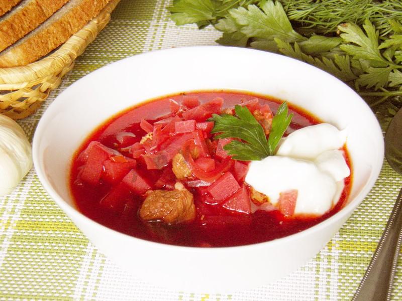 Шаг 11 приготовления Горячий свекольник классический с мясом