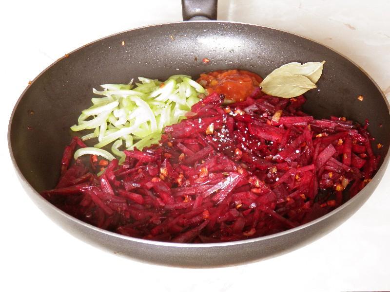 Шаг 5 приготовления Горячий свекольник классический с мясом