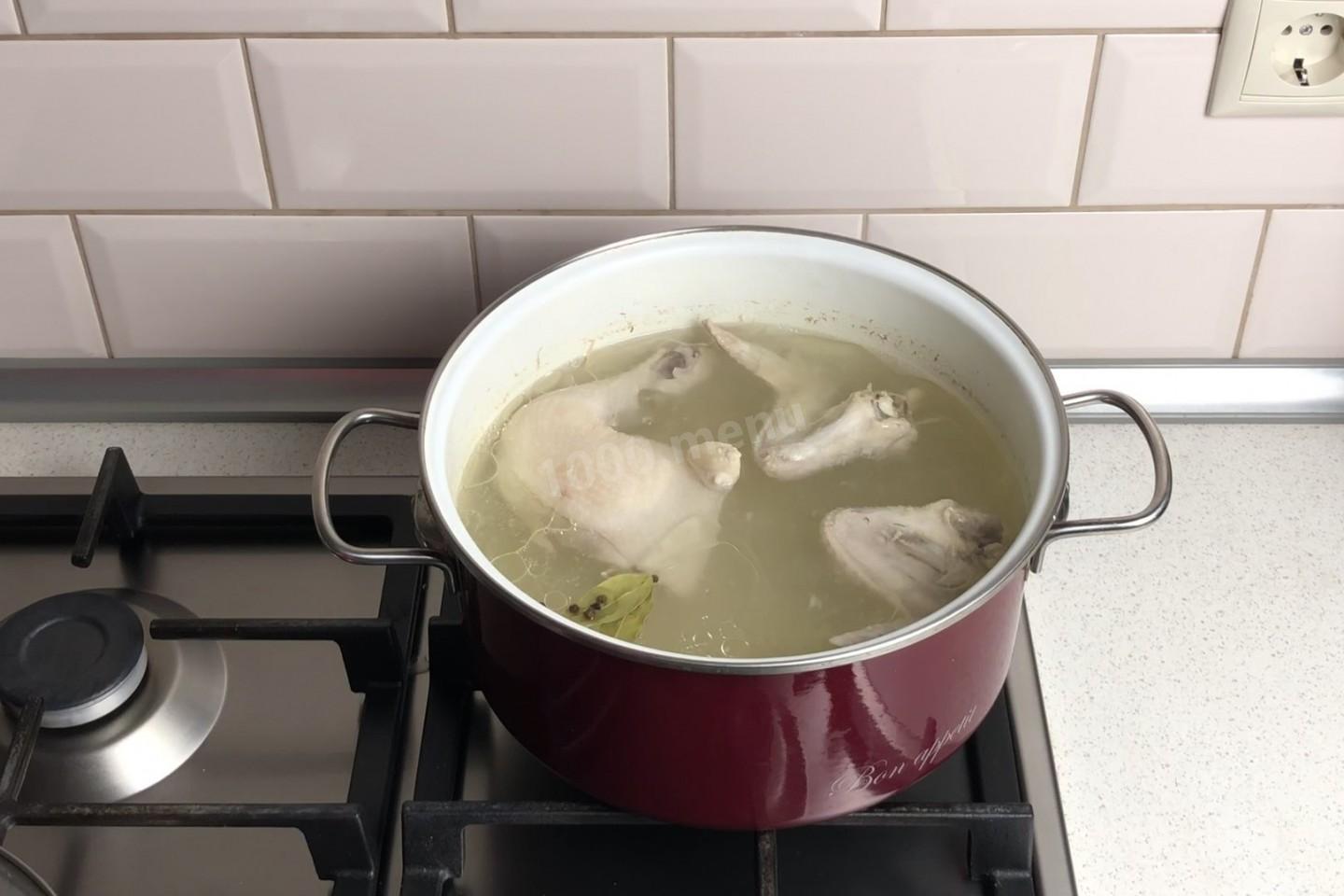Шаг 3 приготовления Куриный суп с клецками на курином бульоне