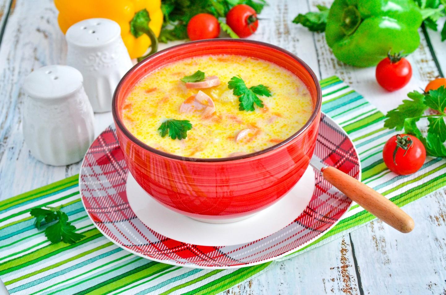 Обложка рецепта Сырный суп с сосисками