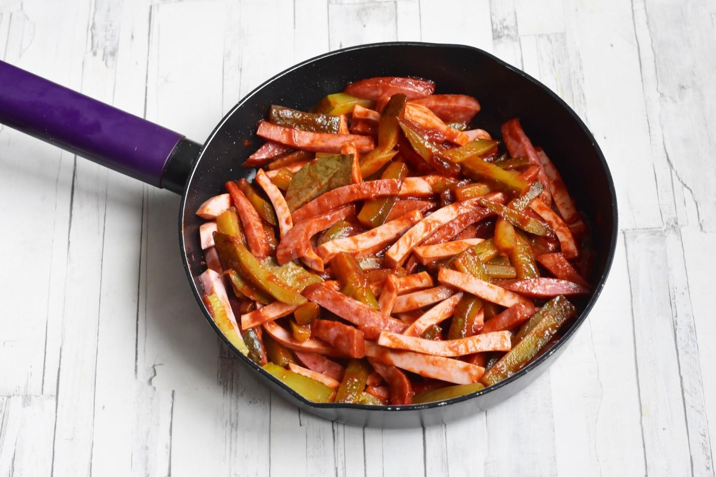 Шаг 12 приготовления Солянка сборная мясная с картошкой