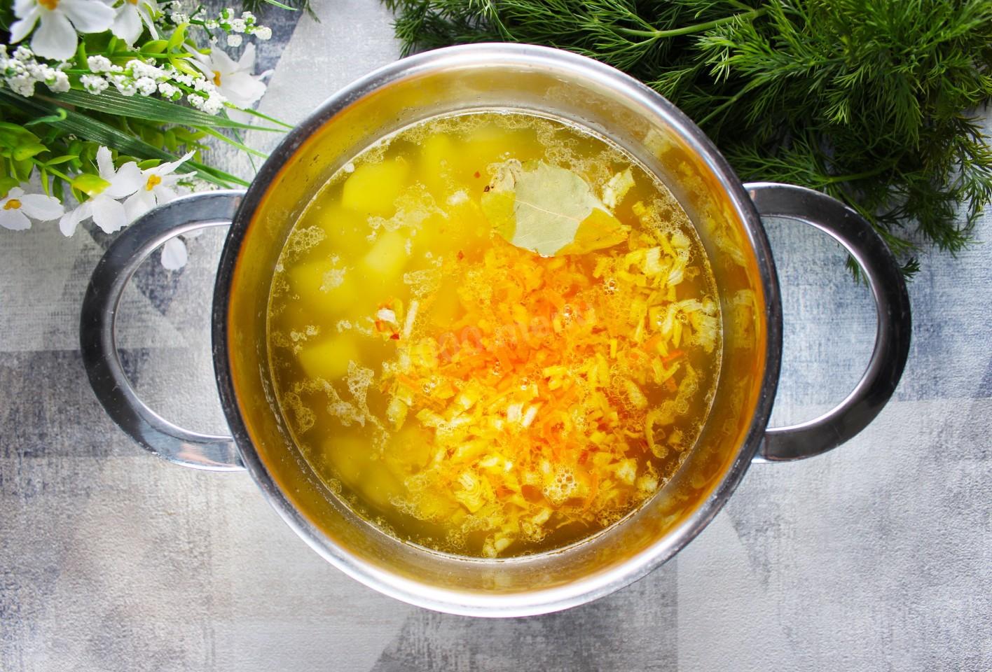 Шаг 8 приготовления Куриный суп со звездочками