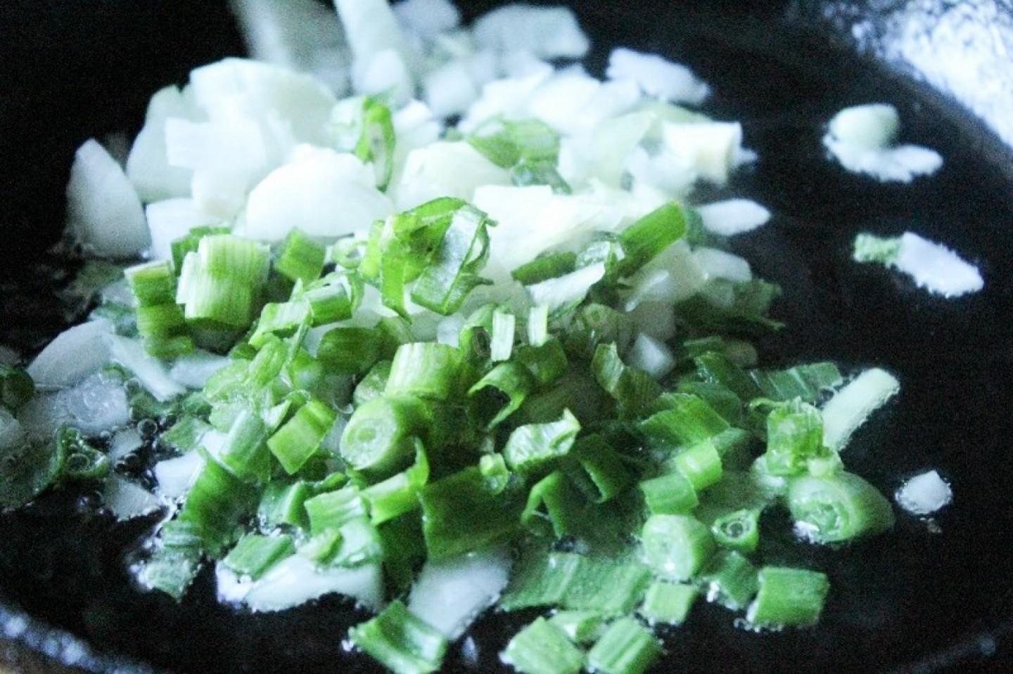 Шаг 5 приготовления Куриный суп с яйцом и вермишелью
