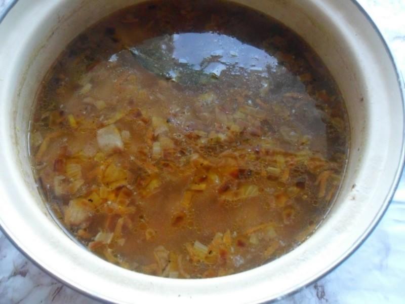 Шаг 4 приготовления Суп из замороженных белых грибов