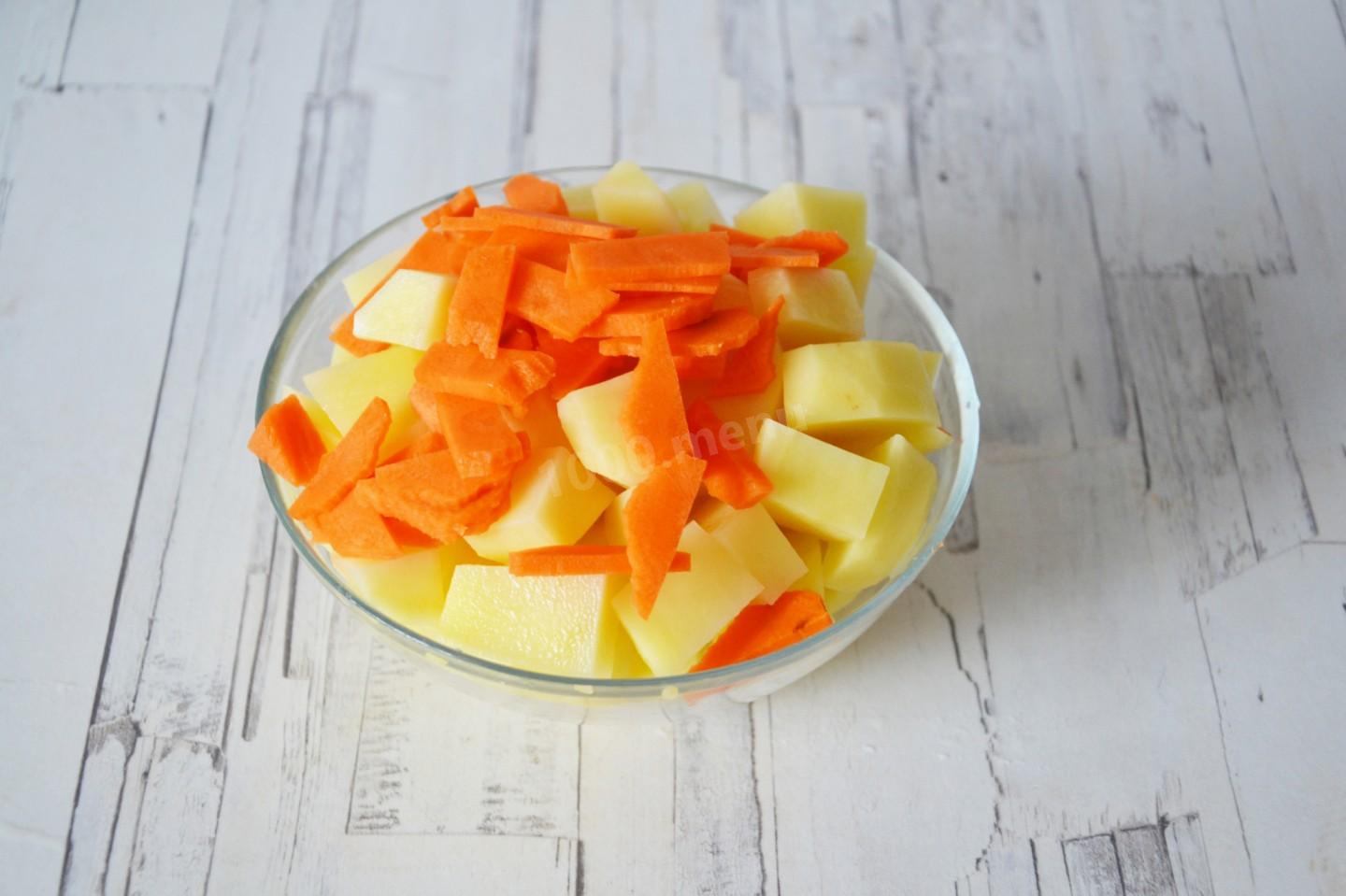 Шаг 3 приготовления Куриный суп с лапшой и картошкой