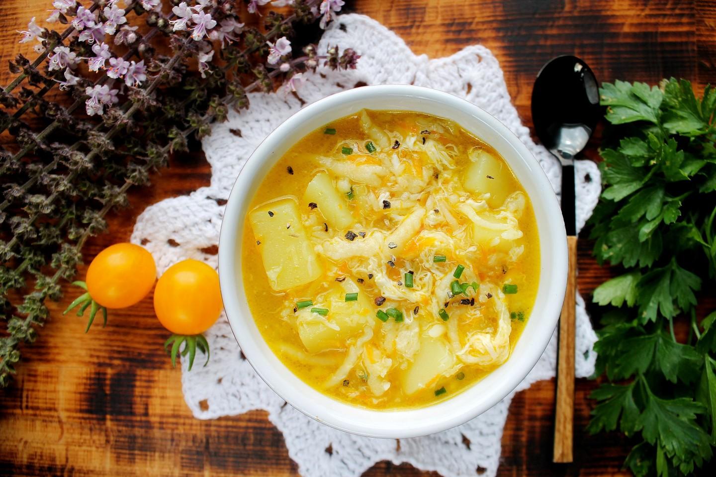 Обложка рецепта Суп затируха с курицей на яйцах