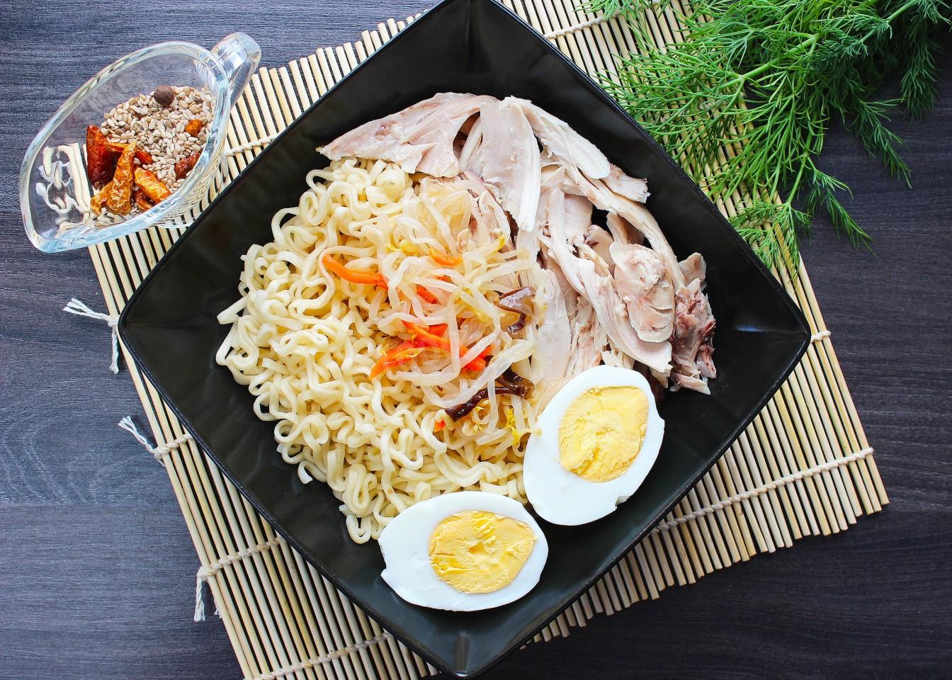 Шаг 10 приготовления Суп рамен с курицей