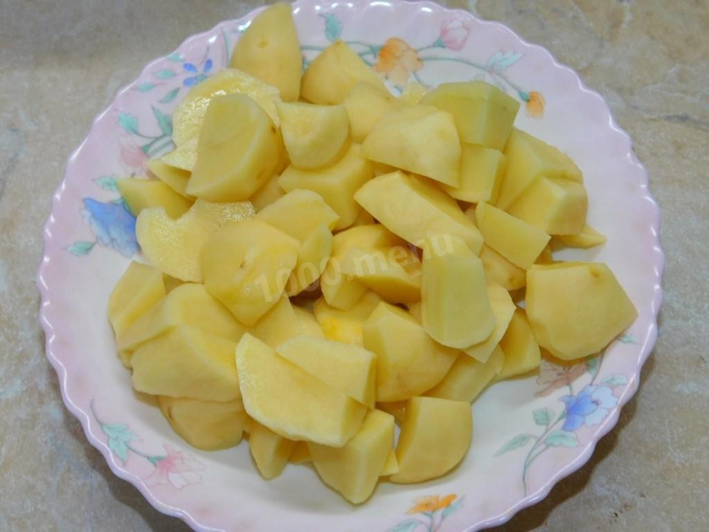 Шаг 2 приготовления Грибной суп с курицей из шампиньонов с картошкой