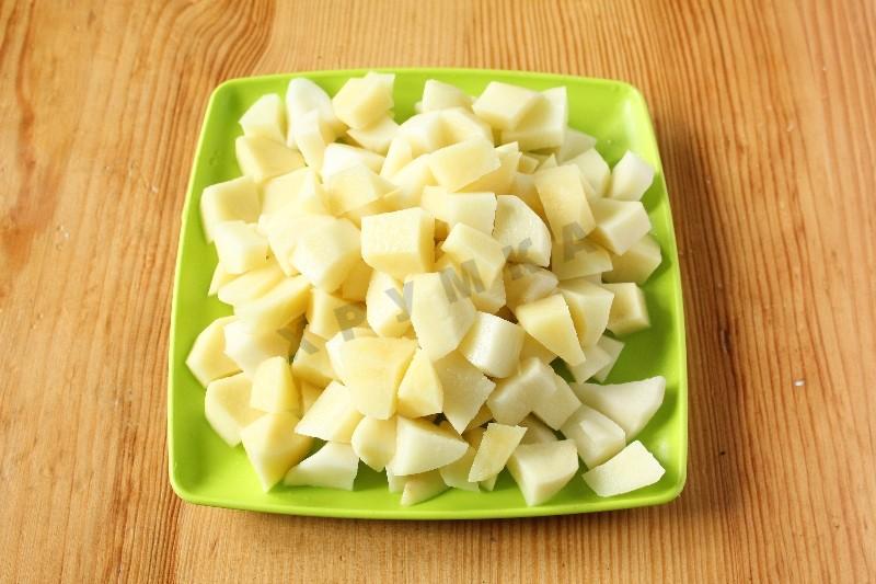 Шаг 2 приготовления Куриный суп с рисом и картошкой