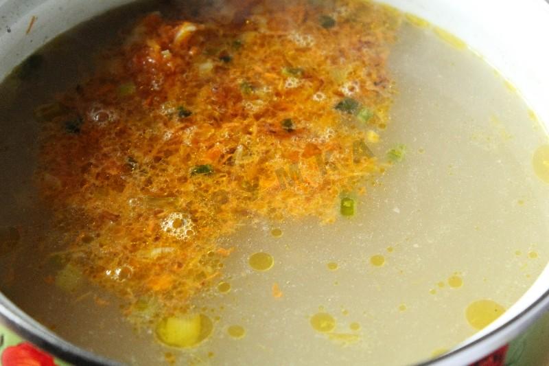 Шаг 8 приготовления Куриный суп с рисом и картошкой