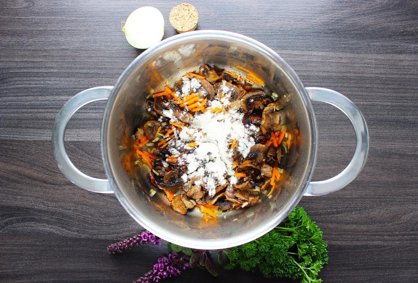Шаг 7 приготовления Сливочный суп с курицей