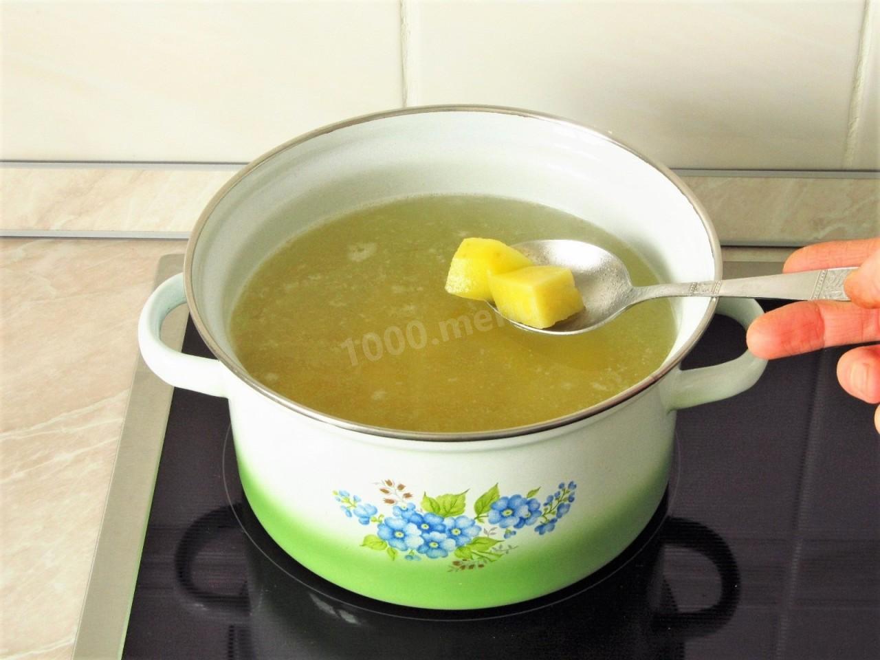 Шаг 10 приготовления Уха из лосося