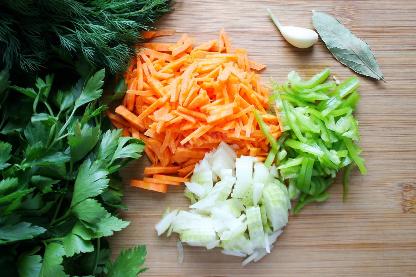 Шаг 7 приготовления Суп из зеленой чечевицы с курицей