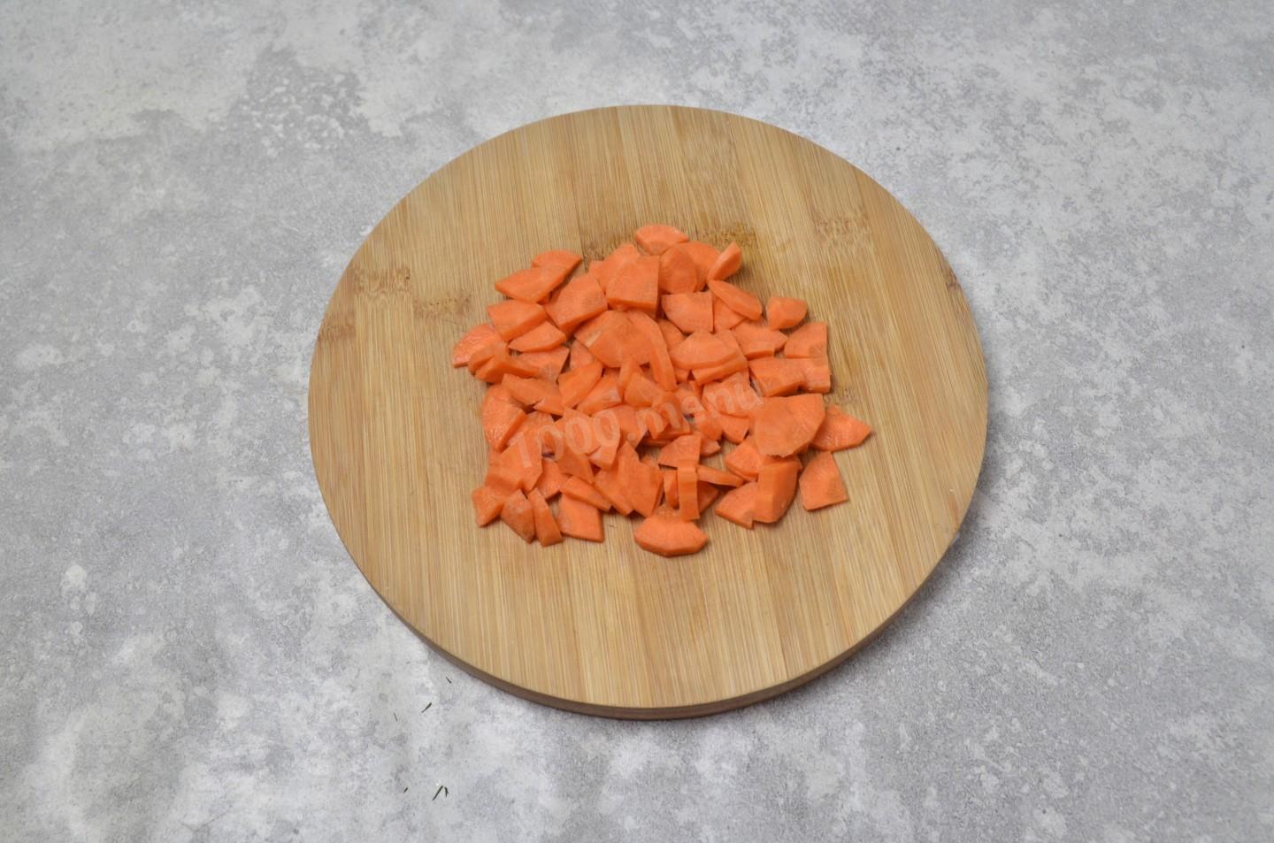 Шаг 7 приготовления Суп из крапивы с яйцом картофелем и курицей