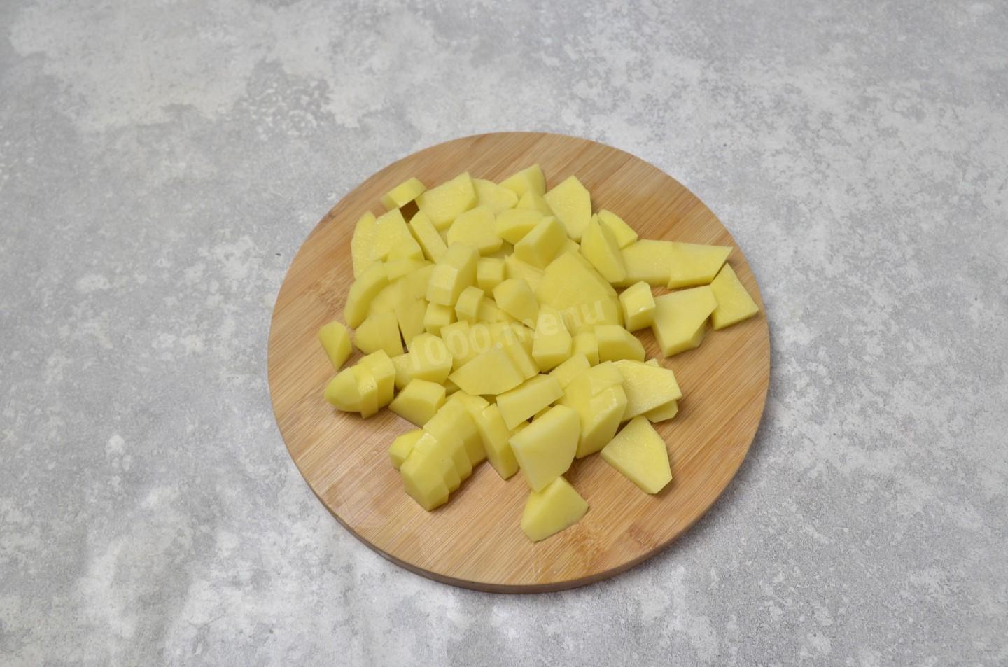 Шаг 8 приготовления Суп из крапивы с яйцом картофелем и курицей