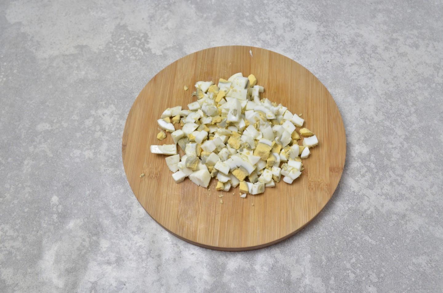 Шаг 9 приготовления Суп из крапивы с яйцом картофелем и курицей