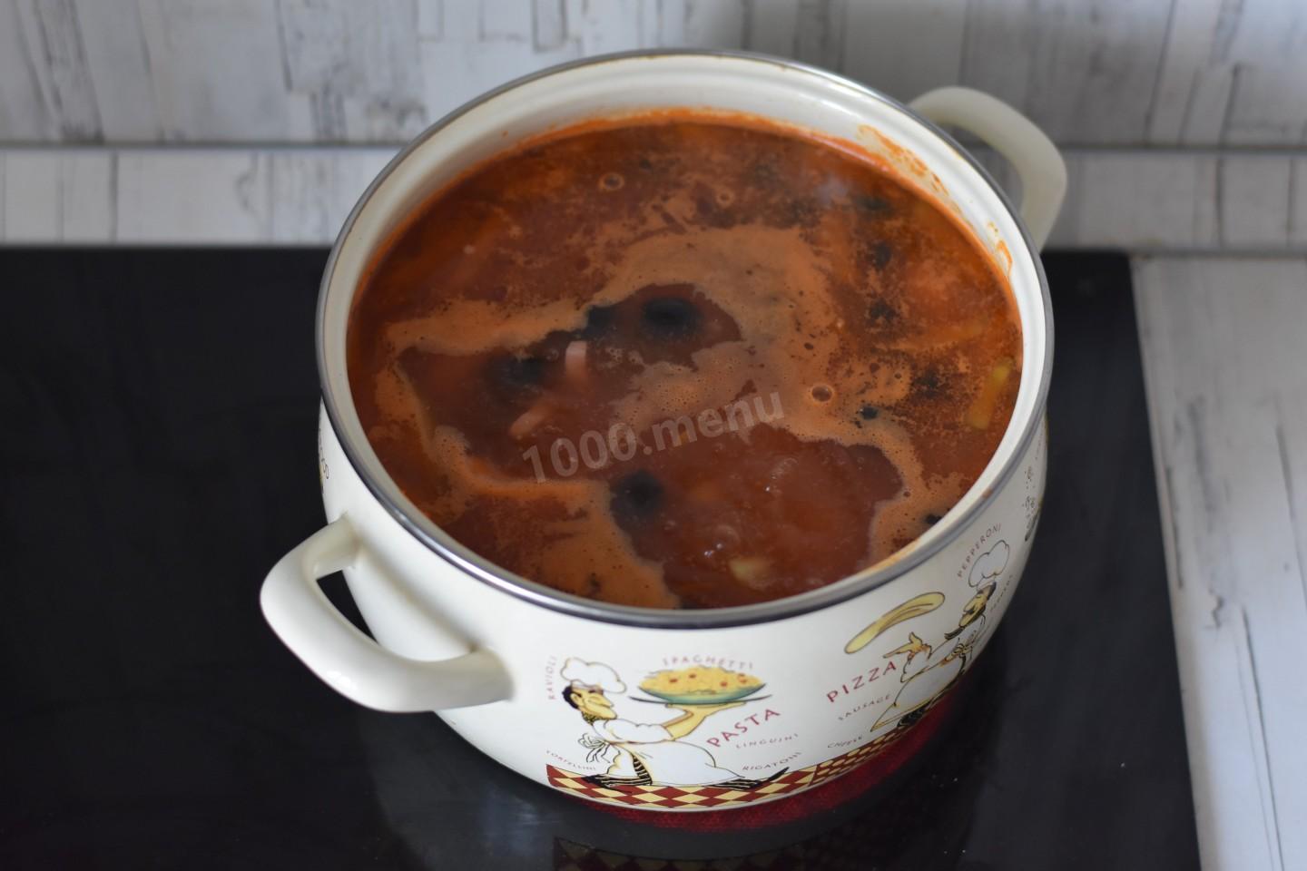 Шаг 17 приготовления Солянка с курицей  колбасой и картошкой