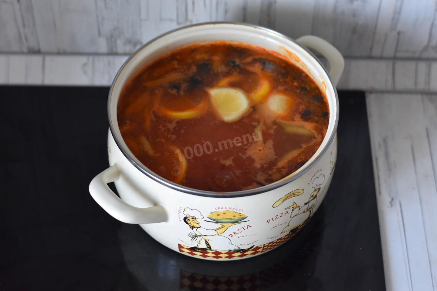 Шаг 18 приготовления Солянка с курицей  колбасой и картошкой
