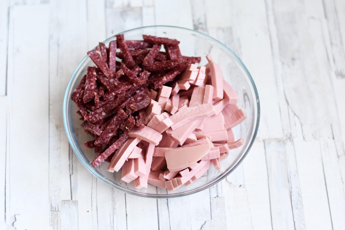Шаг 3 приготовления Солянка с курицей  колбасой и картошкой