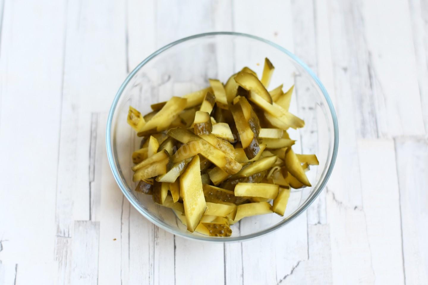Шаг 4 приготовления Солянка с курицей  колбасой и картошкой