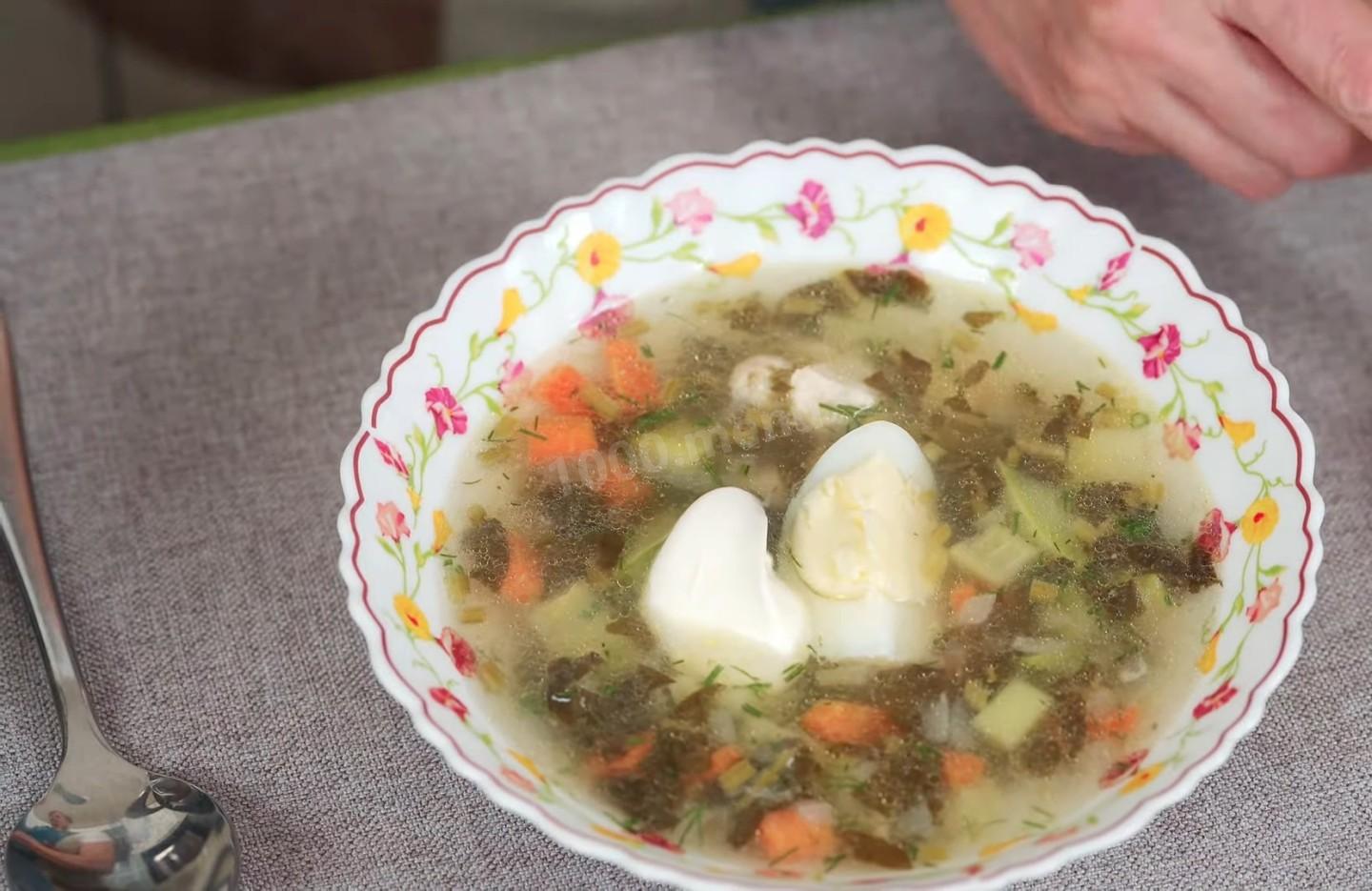 Шаг 13 приготовления Щавелевый суп с курицей и яйцом