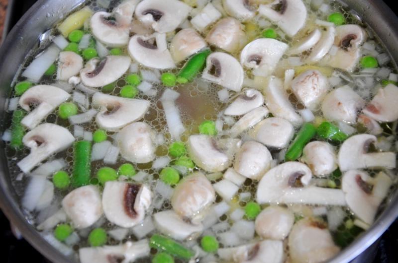 Шаг 7 приготовления Куриный овощной суп