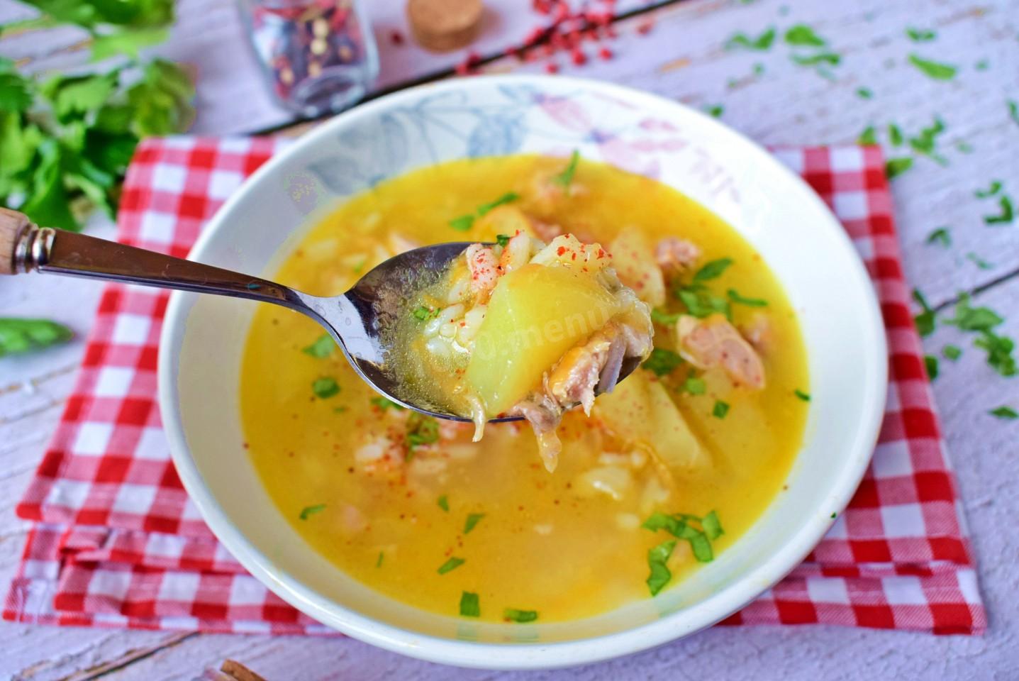 Шаг 10 приготовления Суп с тушенкой и картошкой