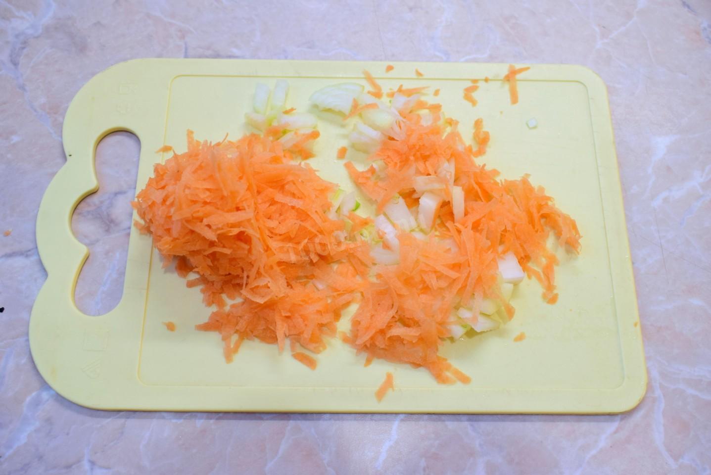 Шаг 4 приготовления Суп с тушенкой и картошкой
