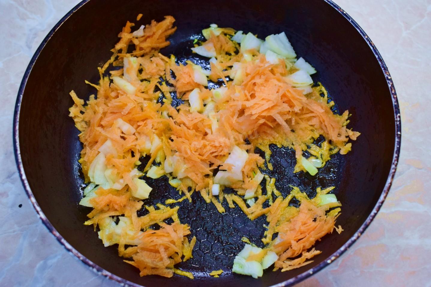 Шаг 5 приготовления Суп с тушенкой и картошкой