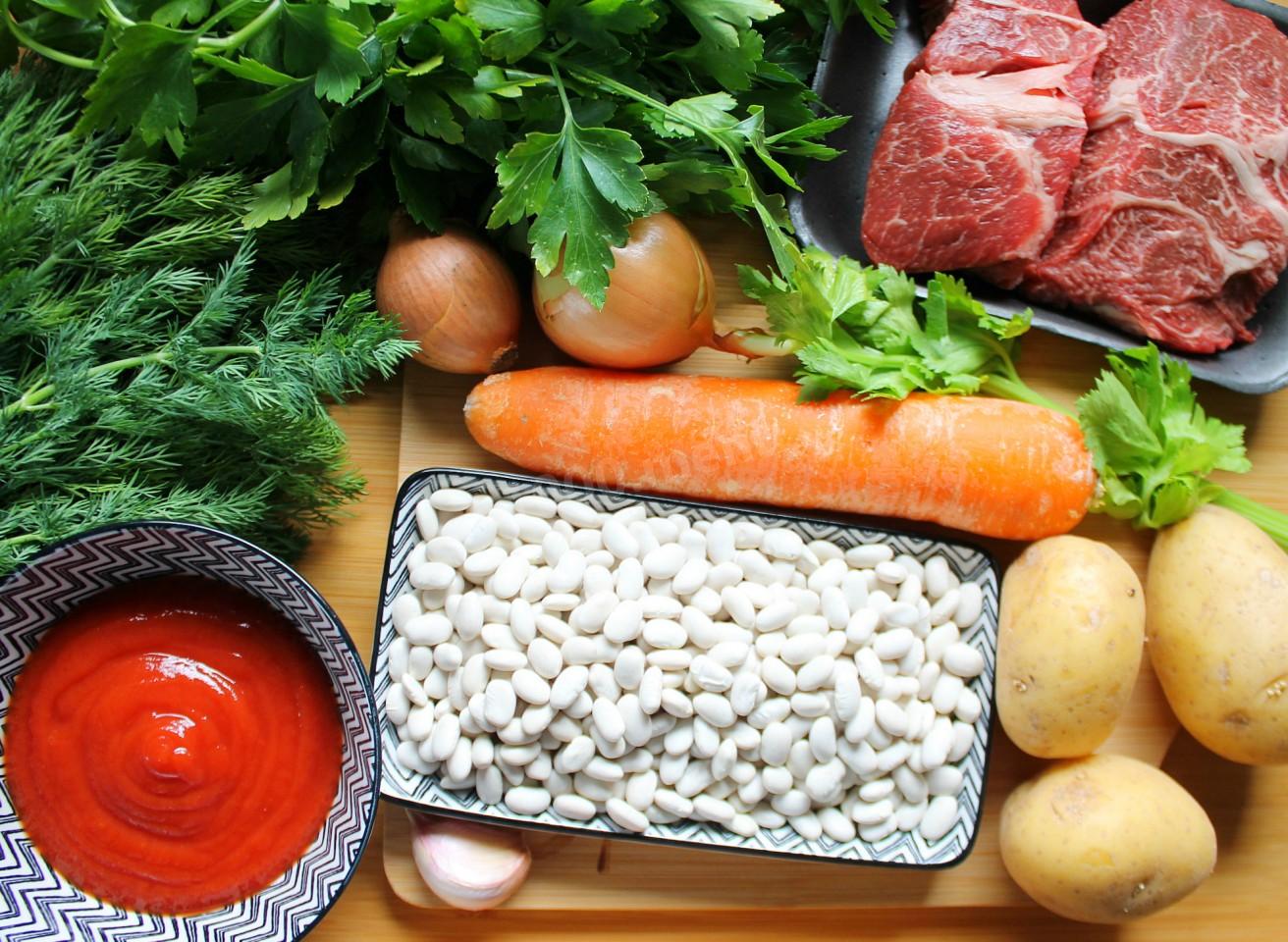 Шаг 1 приготовления Суп фасолевый с мясом