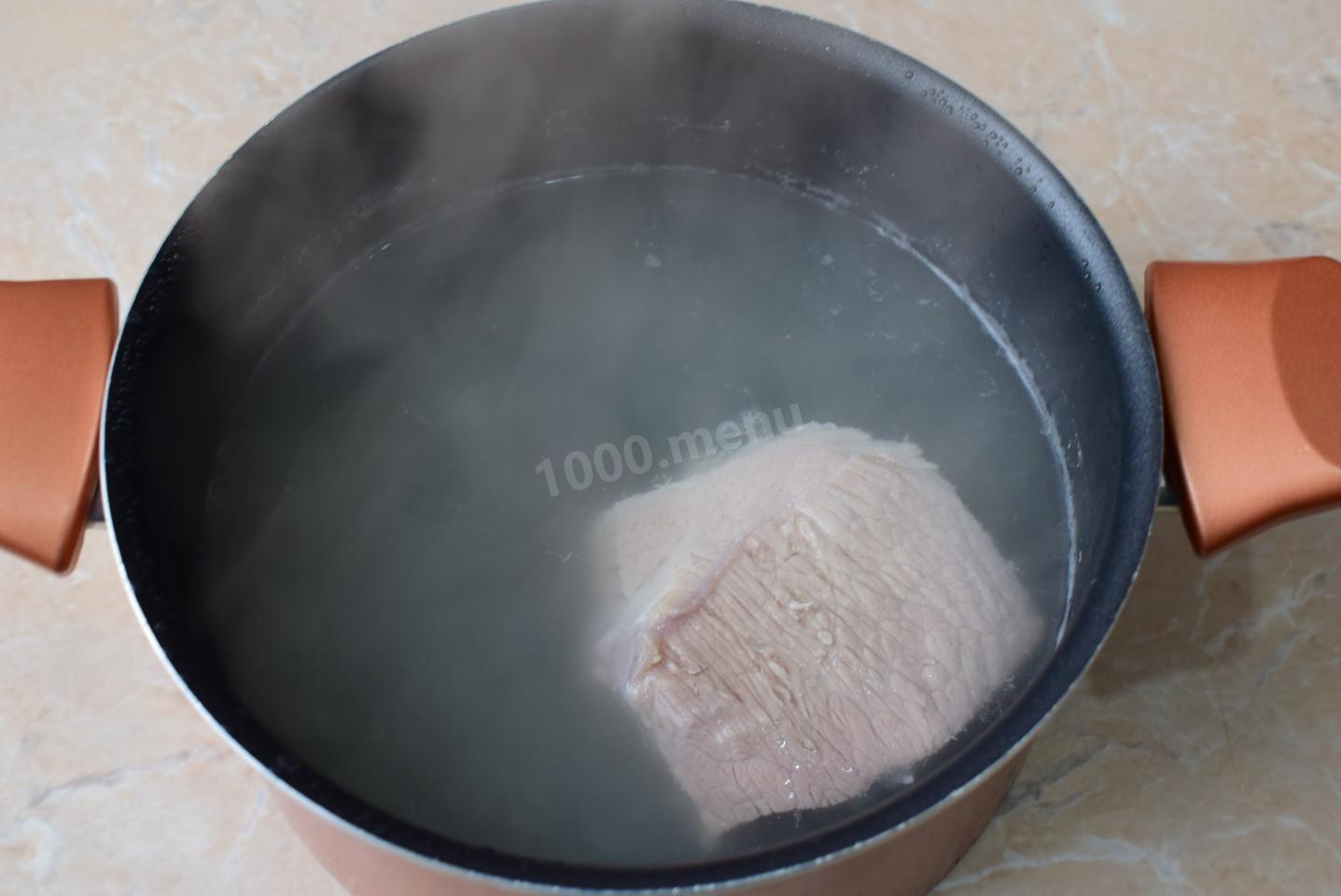 Шаг 3 приготовления Щавелевый суп с мясом и яйцом