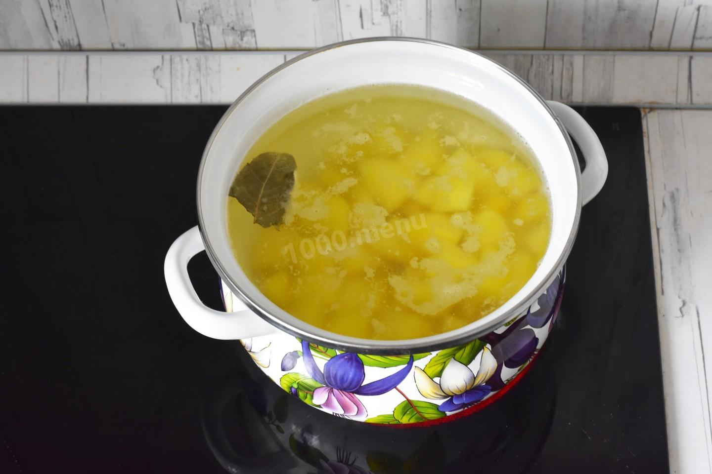 Шаг 7 приготовления Щи из капусты без мяса