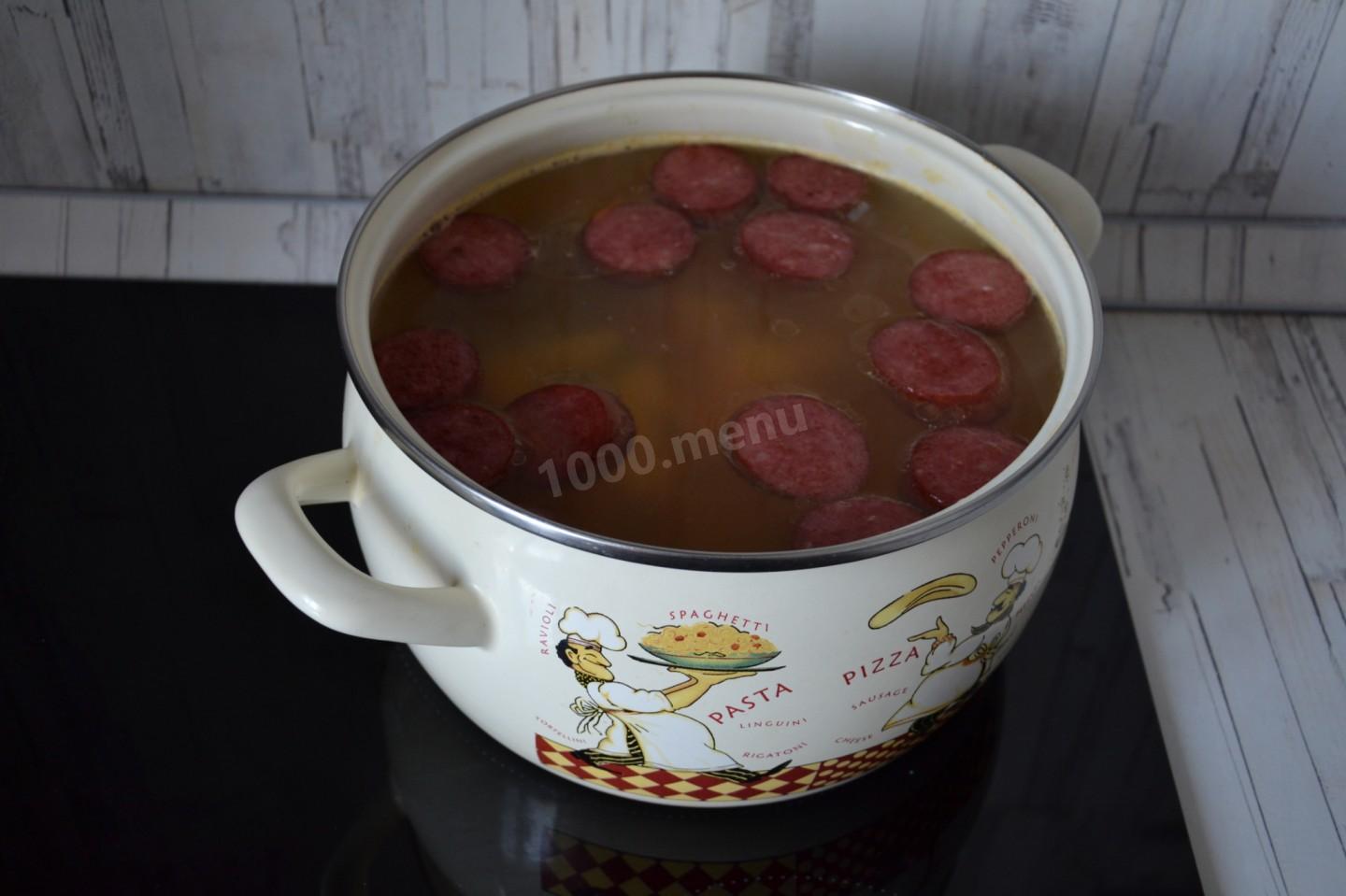 Шаг 10 приготовления Гороховый суп с копченой колбасой