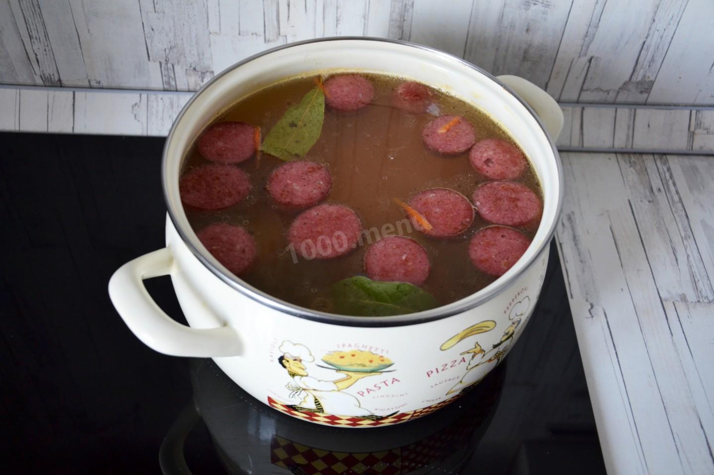 Шаг 11 приготовления Гороховый суп с копченой колбасой
