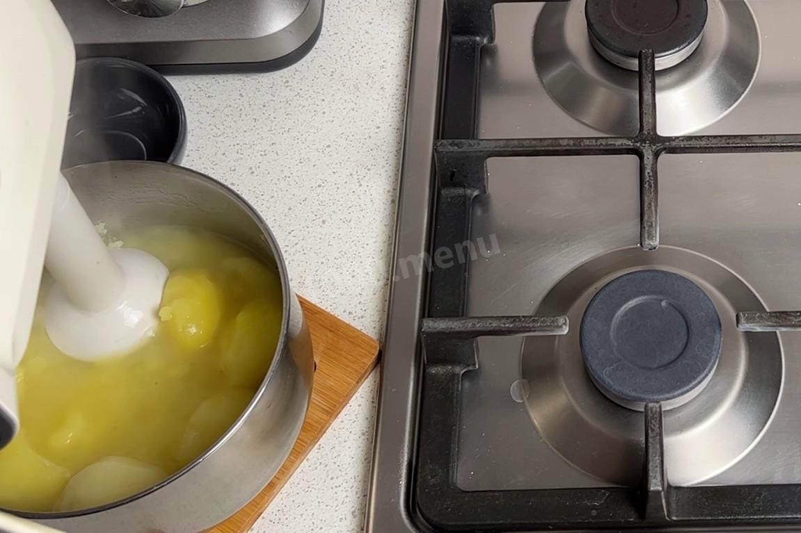 Шаг 5 приготовления Суп пюре со сливками из картофеля