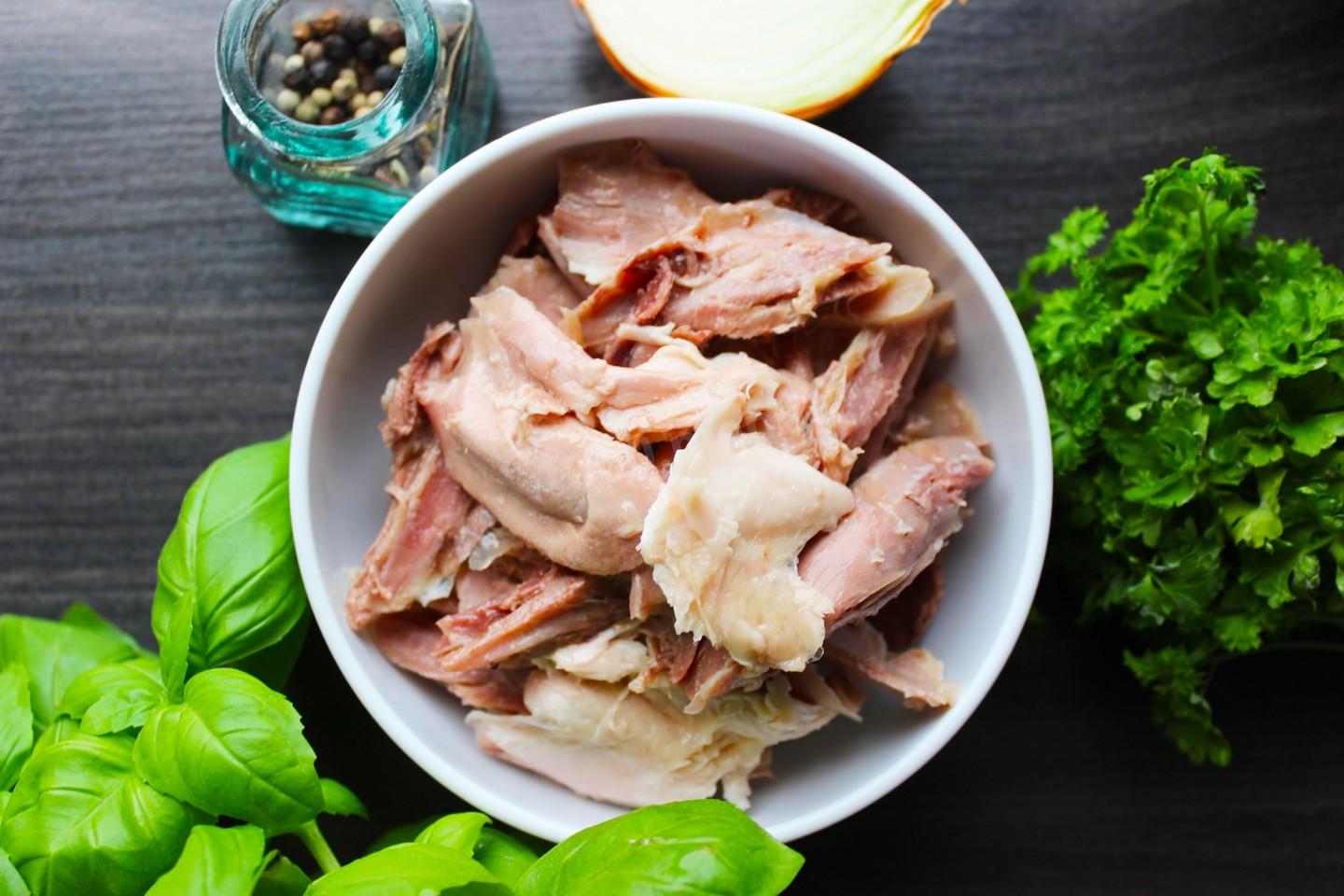 Шаг 8 приготовления Куриный бульон с вермишелью