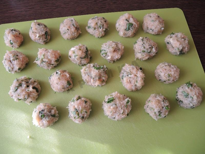 Шаг 9 приготовления Суп с куриными фрикадельками и плавленным сыром