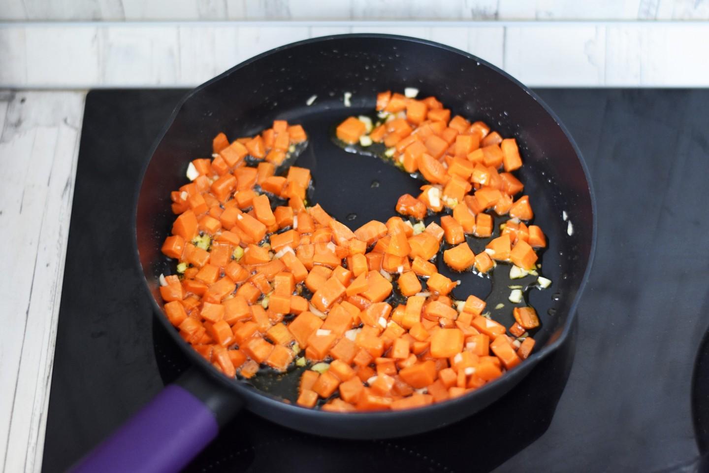 Шаг 12 приготовления Суп с фасолью и курицей