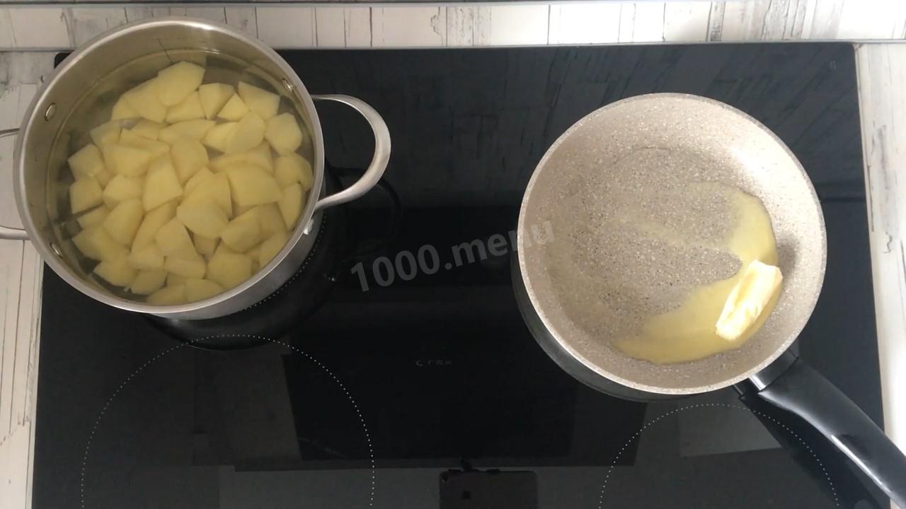 Шаг 4 приготовления Сырный суп с креветками