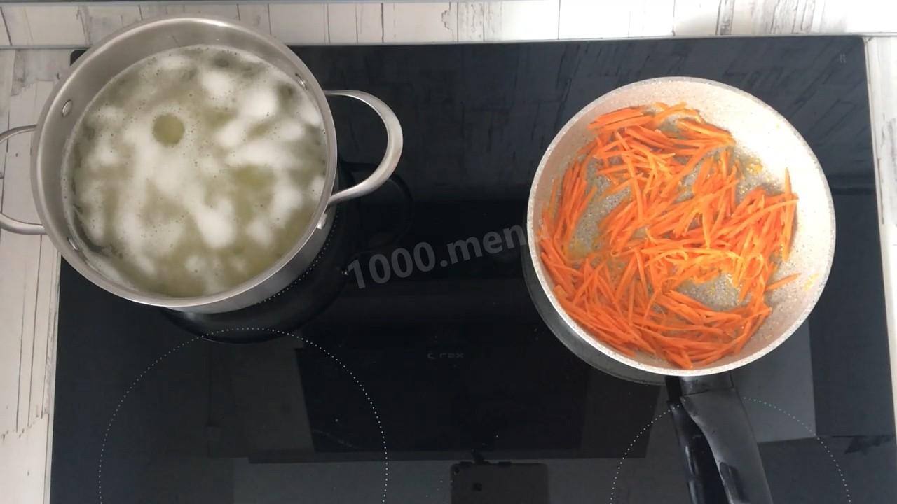 Шаг 6 приготовления Сырный суп с креветками