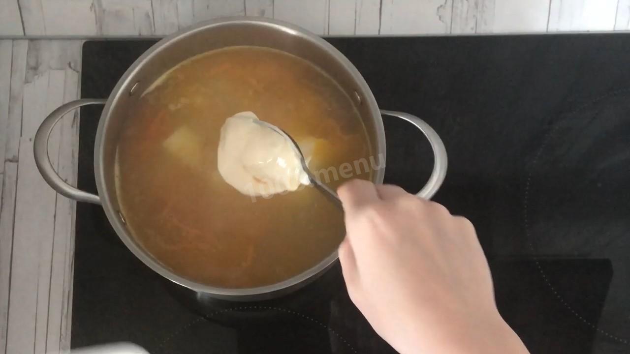 Шаг 8 приготовления Сырный суп с креветками