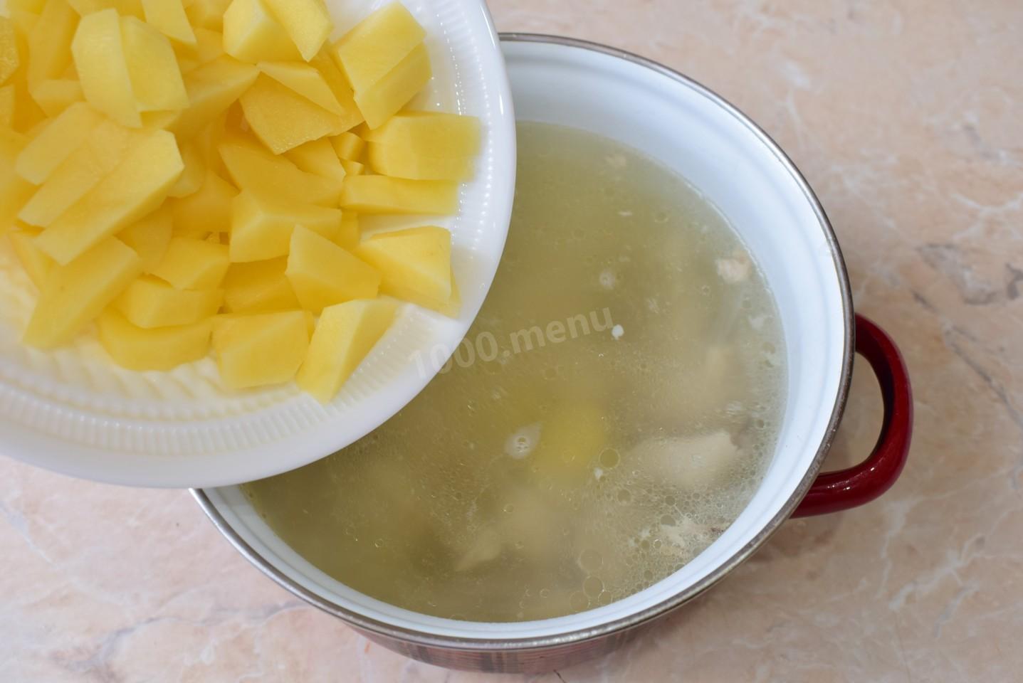 Шаг 4 приготовления Суп картофельный с курицей