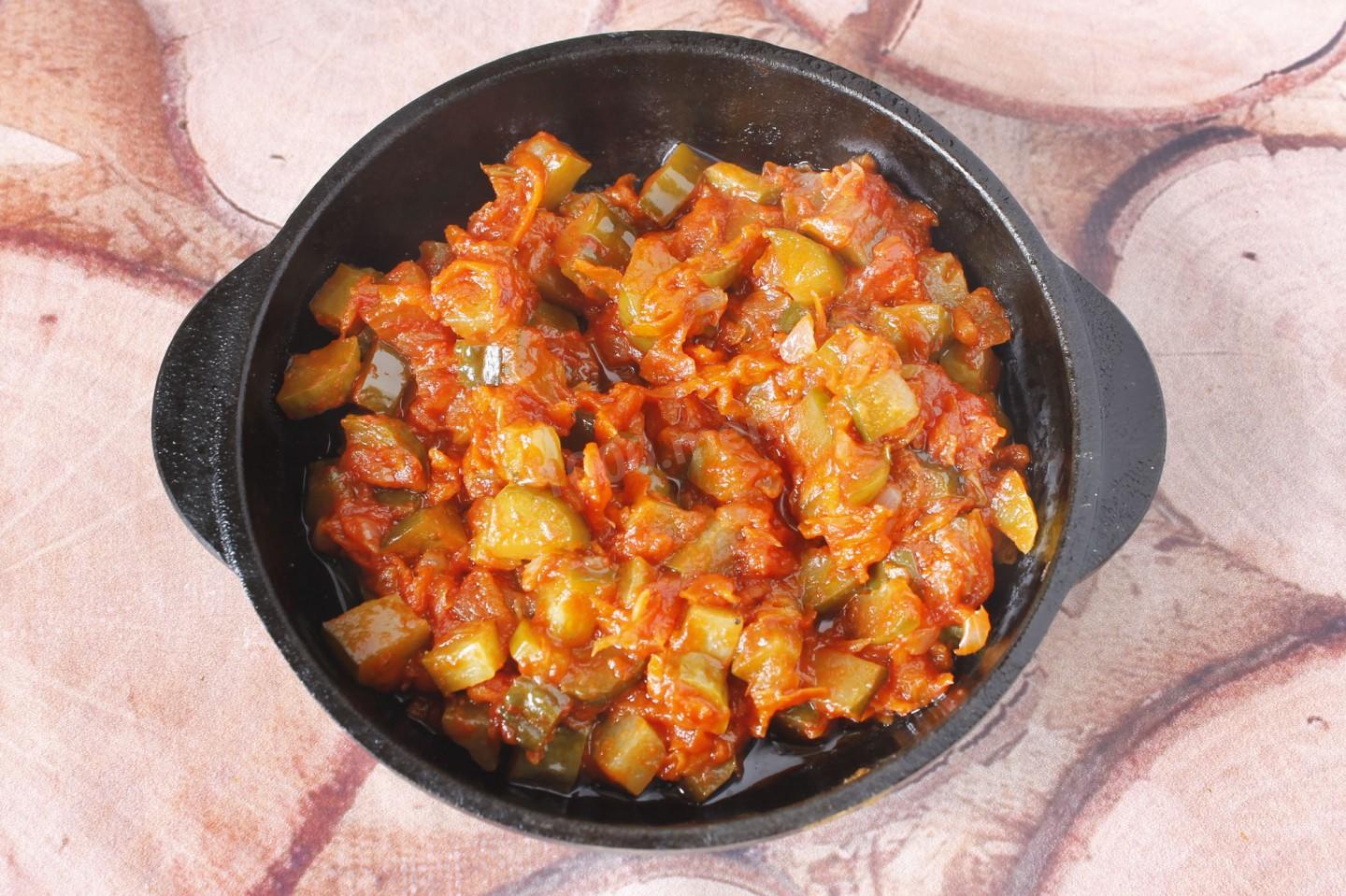 Шаг 4 приготовления Рассольник куриный с перловкой и солеными огурцами